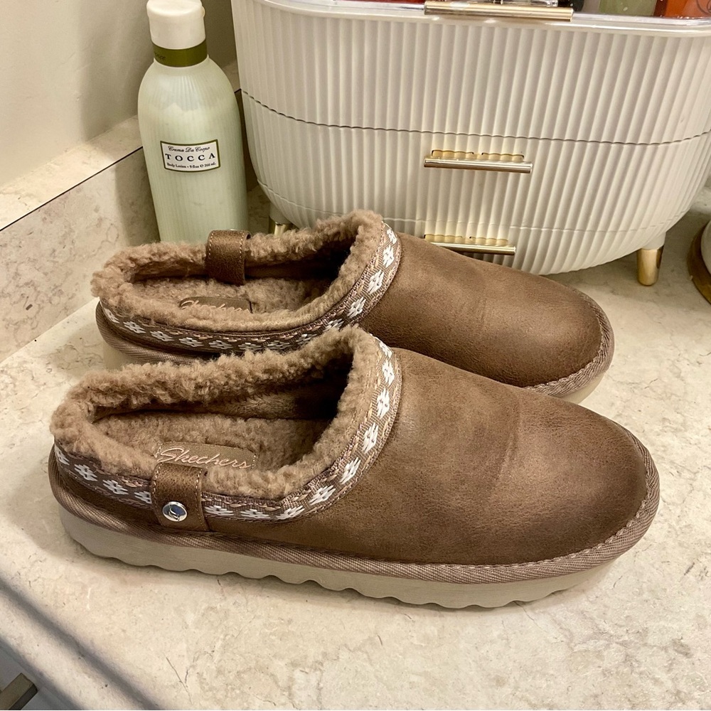Skechers Women's Brown Taupe Memory Foam Slippers